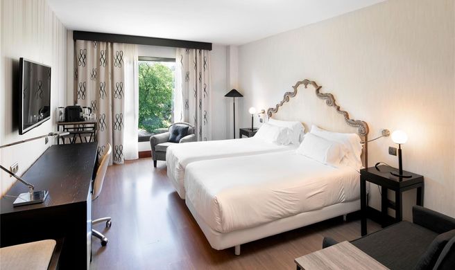 Palacio de Aviles Room