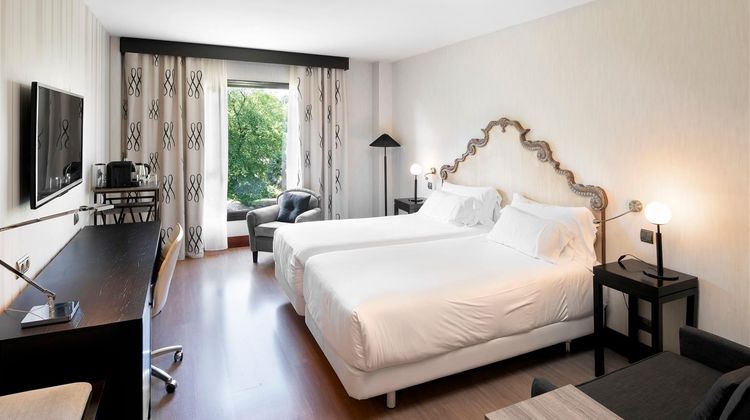 Palacio de Aviles Room