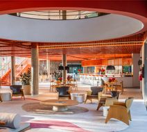 Almenat Embu das Artes, Tapestry Coll Lobby