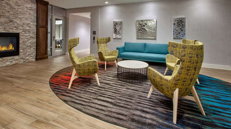 <b>Hilton Garden Inn Columbus Easton Lobby</b>. Images powered by <a href="https://iceportal.shijigroup.com/" title="IcePortal" target="_blank">IcePortal</a>.