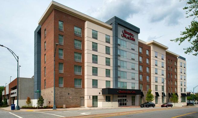 Hampton Inn & Suites Greensboro Downtown Exterior