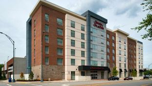 Hampton Inn & Suites Greensboro Downtown