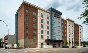 Hampton Inn & Suites Greensboro Downtown