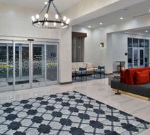 Hampton Inn & Suites Greensboro Downtown Lobby