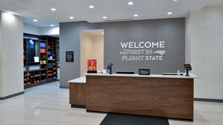 <b>Hampton Inn & Suites Greensboro Downtown Lobby</b>. Images powered by <a href="https://iceportal.shijigroup.com/" title="IcePortal" target="_blank">IcePortal</a>.