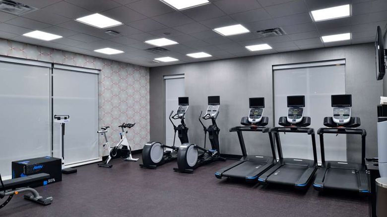 <b>Hampton Inn & Suites Greensboro Downtown Health</b>. Images powered by <a href="https://iceportal.shijigroup.com/" title="IcePortal" target="_blank">IcePortal</a>.