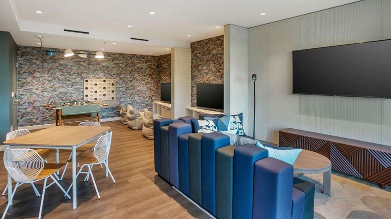 <b>Hilton Grand Vacations Maui Bay Villas Recreation</b>. Images powered by <a href="https://iceportal.shijigroup.com/" title="IcePortal" target="_blank">IcePortal</a>.