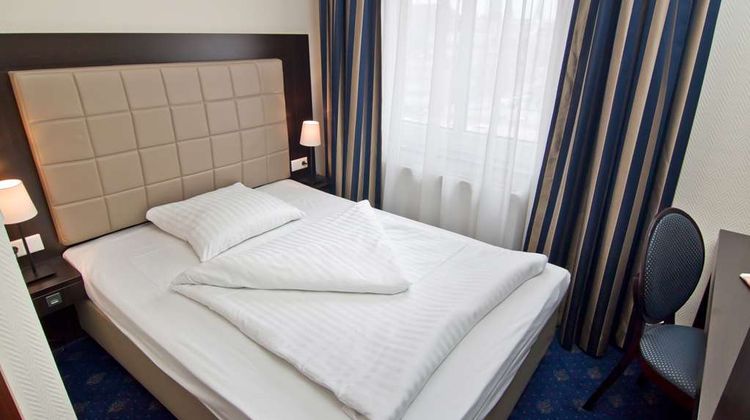 Novum Hotel Continental Hamburg Room