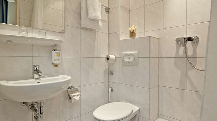 Novum Hotel Continental Hamburg Room