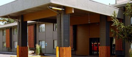 Days Inn & Suites by Wyndham Downtown Exterior