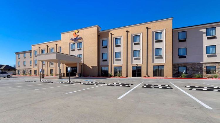 Comfort Inn & Suites Exterior