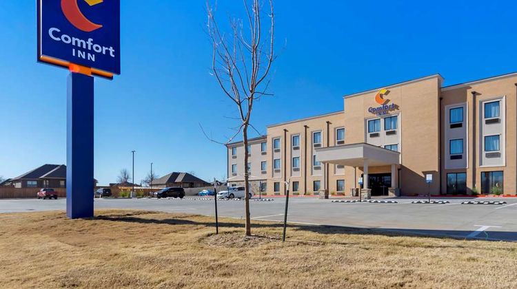 Comfort Inn & Suites Exterior