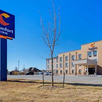 Comfort Inn And Suites Harrah