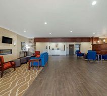 Comfort Inn & Suites Lobby