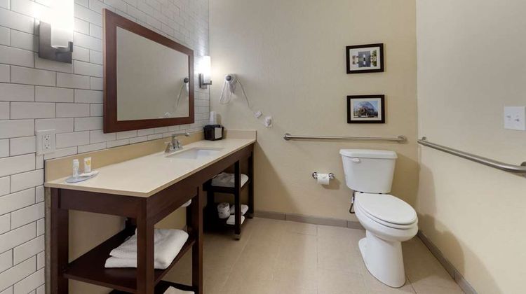Comfort Inn & Suites Room