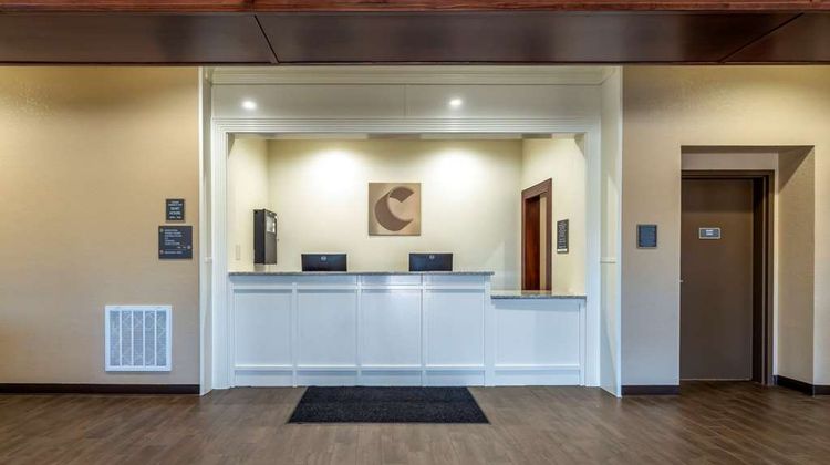 Comfort Inn & Suites Lobby