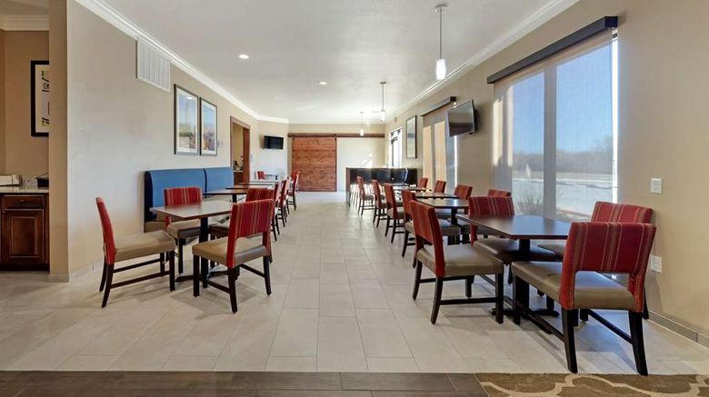 <b>Comfort Inn And Suites Harrah Restaurant</b>. Images powered by <a href="https://iceportal.shijigroup.com/" title="IcePortal" target="_blank">IcePortal</a>.
