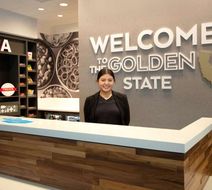 Hampton Inn & Suites Silicon Valley Lobby