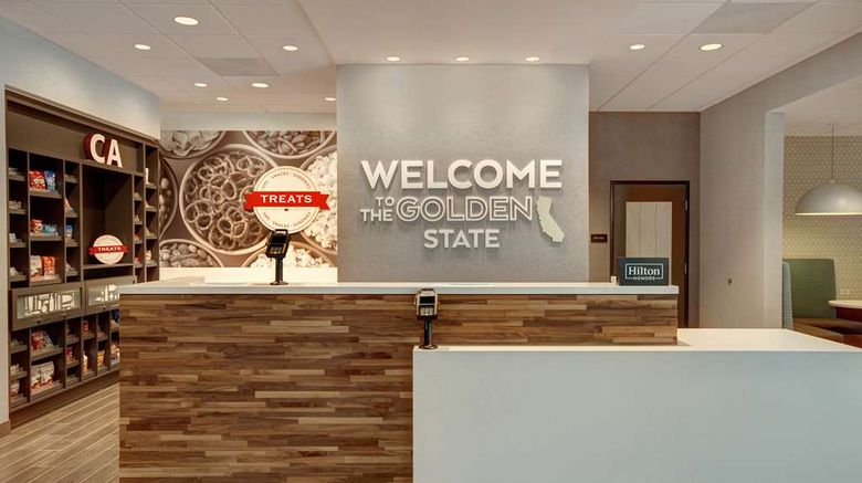 <b>Hampton Inn & Suites Silicon Valley Lobby</b>. Images powered by <a href="https://iceportal.shijigroup.com/" title="IcePortal" target="_blank">IcePortal</a>.