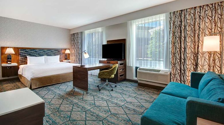 <b>Hampton Inn & Suites Silicon Valley Room</b>. Images powered by <a href="https://iceportal.shijigroup.com/" title="IcePortal" target="_blank">IcePortal</a>.