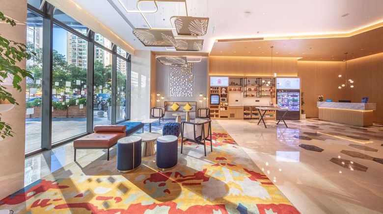 <b>Hilton Garden Inn Shenzhen Nanshan Ave Lobby</b>. Images powered by <a href="https://iceportal.shijigroup.com/" title="IcePortal" target="_blank">IcePortal</a>.