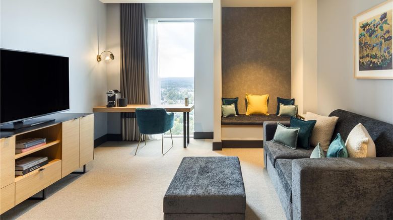 <b>Hilton Woking Room</b>. Images powered by <a href="https://iceportal.shijigroup.com/" title="IcePortal" target="_blank">IcePortal</a>.