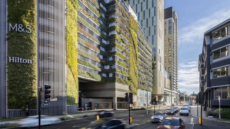 <b>Hilton Woking Exterior</b>. Images powered by <a href="https://iceportal.shijigroup.com/" title="IcePortal" target="_blank">IcePortal</a>.