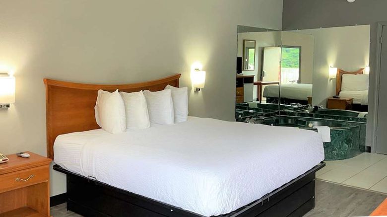 <b>Days Inn by Wyndham North Little Rock Room</b>. Images powered by <a href="https://iceportal.shijigroup.com/" title="IcePortal" target="_blank">IcePortal</a>.