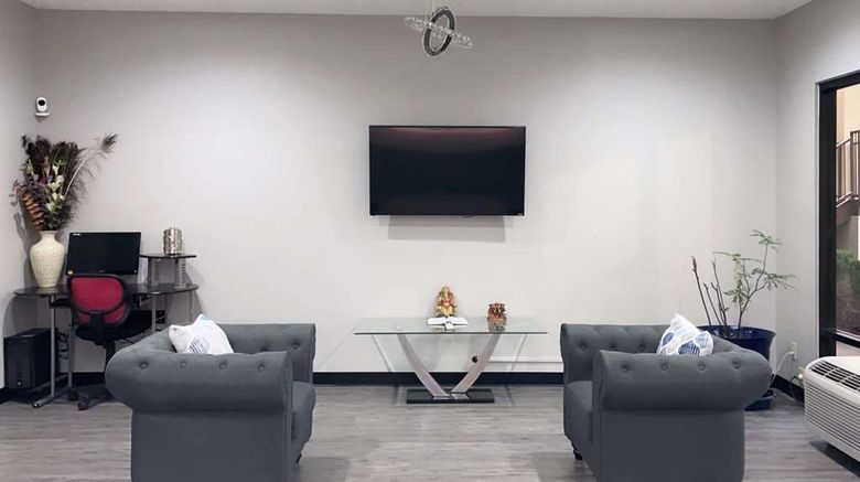 <b>Days Inn by Wyndham North Little Rock Lobby</b>. Images powered by <a href="https://iceportal.shijigroup.com/" title="IcePortal" target="_blank">IcePortal</a>.
