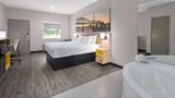 Days Inn by Wyndham North Little Rock Suite