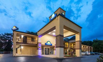 Days Inn by Wyndham North Little Rock