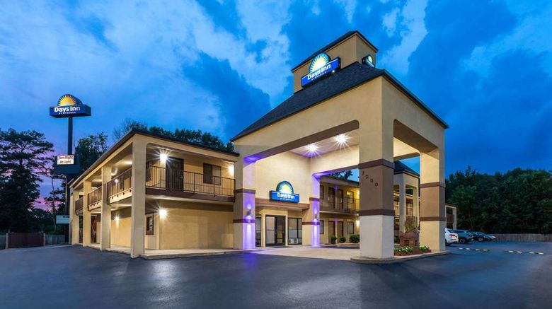 <b>Days Inn by Wyndham North Little Rock Exterior</b>. Images powered by <a href="https://iceportal.shijigroup.com/" title="IcePortal" target="_blank">IcePortal</a>.