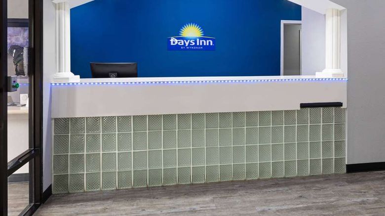 <b>Days Inn by Wyndham North Little Rock Lobby</b>. Images powered by <a href="https://iceportal.shijigroup.com/" title="IcePortal" target="_blank">IcePortal</a>.