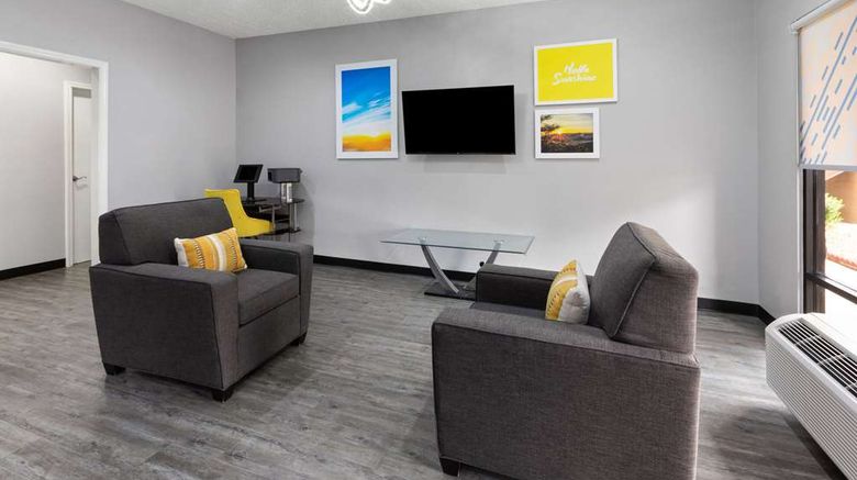 <b>Days Inn by Wyndham North Little Rock Lobby</b>. Images powered by <a href="https://iceportal.shijigroup.com/" title="IcePortal" target="_blank">IcePortal</a>.