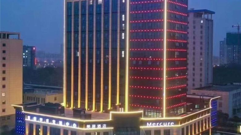 <b>Mercure Xinyang East Railway Station Exterior</b>. Images powered by <a href="https://iceportal.shijigroup.com/" title="IcePortal" target="_blank">IcePortal</a>.