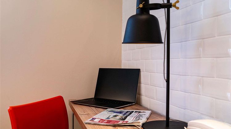 Greet Boulogne Billancourt Paris Room