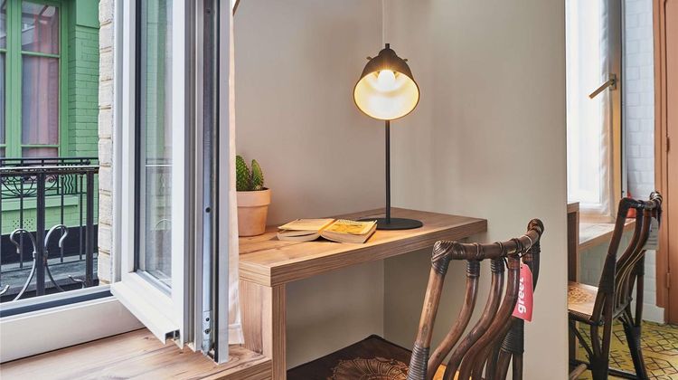Greet Boulogne Billancourt Paris Room