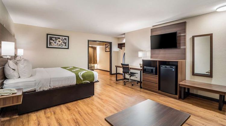 Quality Inn & Suites Augusta South Suite