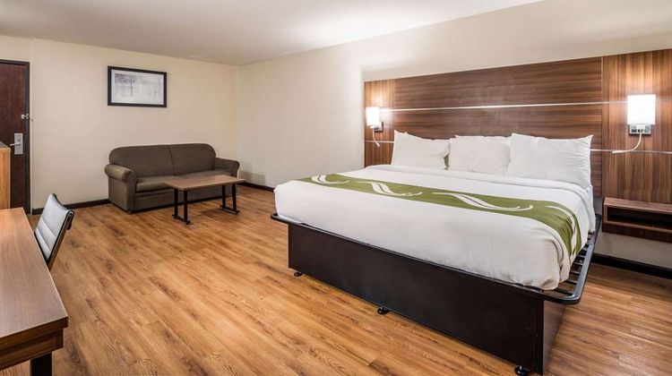 Quality Inn & Suites Augusta South Suite
