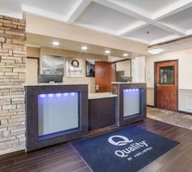 Quality Inn & Suites Augusta South Lobby