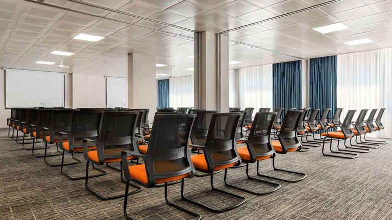 <b>Ramada by Wyndham Tbilisi Old City Meeting</b>. Images powered by <a href="https://iceportal.shijigroup.com/" title="IcePortal" target="_blank">IcePortal</a>.