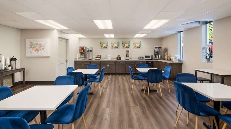 <b>SureStay Plus Hotel by BW SeaTac Airport Restaurant</b>. Images powered by <a href="https://iceportal.shijigroup.com/" title="IcePortal" target="_blank">IcePortal</a>.
