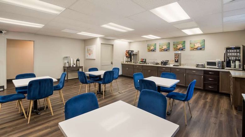<b>SureStay Plus Hotel by BW SeaTac Airport Restaurant</b>. Images powered by <a href="https://iceportal.shijigroup.com/" title="IcePortal" target="_blank">IcePortal</a>.