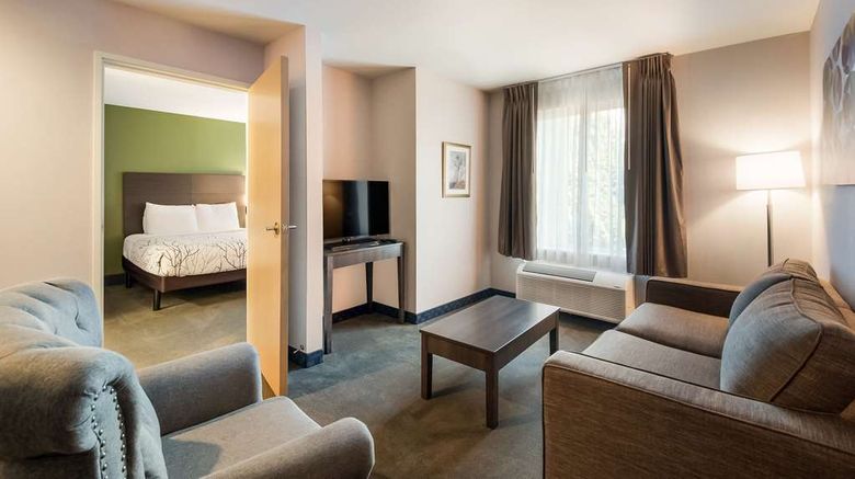 <b>SureStay Plus Hotel by BW SeaTac Airport Room</b>. Images powered by <a href="https://iceportal.shijigroup.com/" title="IcePortal" target="_blank">IcePortal</a>.