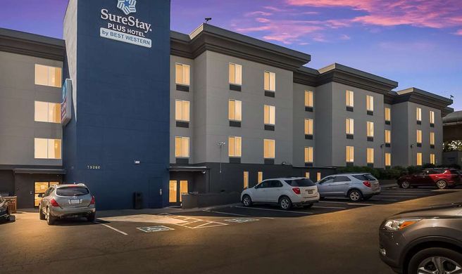 SureStay Plus Hotel by BW SeaTac Airport Exterior