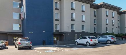 SureStay Plus Hotel by BW SeaTac Airport Exterior