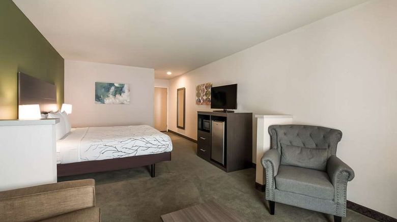 <b>SureStay Plus Hotel by BW SeaTac Airport Room</b>. Images powered by <a href="https://iceportal.shijigroup.com/" title="IcePortal" target="_blank">IcePortal</a>.
