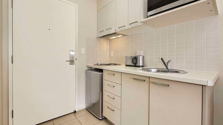 <b>Gladstone Downtown Central Apt Hotel Suite</b>. Images powered by <a href="https://iceportal.shijigroup.com/" title="IcePortal" target="_blank">IcePortal</a>.