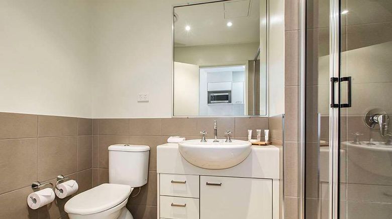 <b>Gladstone Downtown Central Apt Hotel Suite</b>. Images powered by <a href="https://iceportal.shijigroup.com/" title="IcePortal" target="_blank">IcePortal</a>.