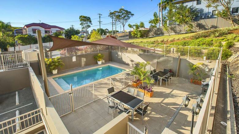 <b>Gladstone Downtown Central Apt Hotel Pool</b>. Images powered by <a href="https://iceportal.shijigroup.com/" title="IcePortal" target="_blank">IcePortal</a>.